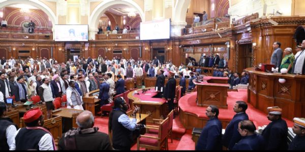 दो विधायकों के निधन पर शोक व्यक्त करने के बाद यूपी विधानसभा की कार्यवाही बुधवार तक के लिए स्थगित