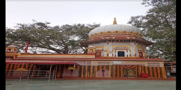 त्रिलोकपुर मंदिर में मुरमरे चढ़ाने पर प्रतिबंध, हलवा, मीठी खीलें चढ़ा सकेंगे श्रद्धालु