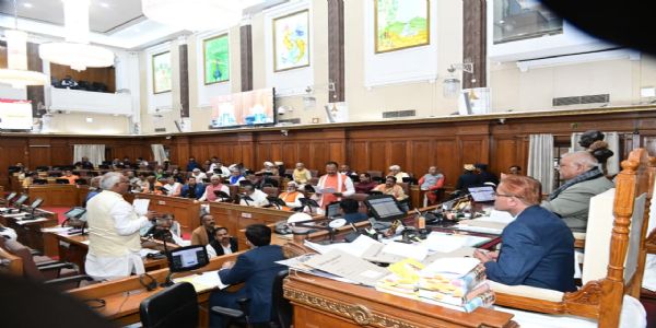 बजट सत्र : विधान परिषद में आरक्षण के मुद्दे पर सपा सदस्यों ने किया हंगामा