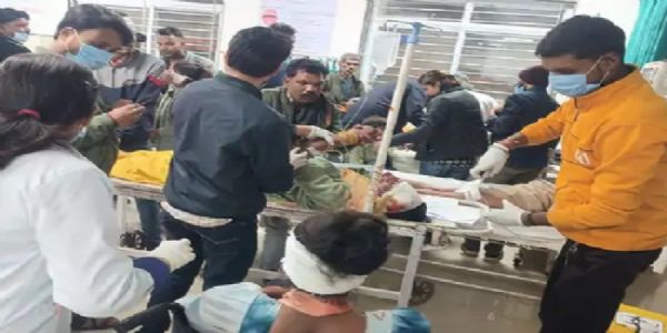 मप्र के रायसेन में श्रद्धालुओं से भरी ट्रैक्टर-ट्रॉली पलटी, बुजुर्ग महिला की मौत, 10 बच्चों सहित 27 घायल