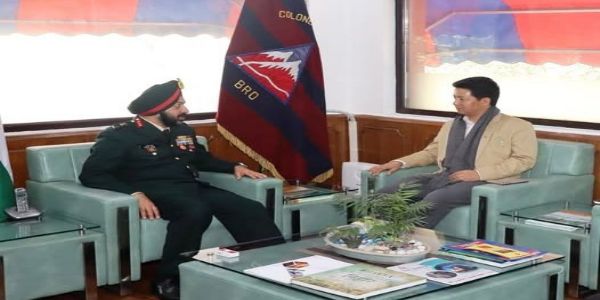 सांसद डॉ. सुब्बा ने बीआरओ के महानिदेशक से की मुलाकात, सड़क संरचना परियोजनाओं पर हुई चर्चा