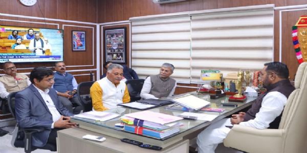 केंद्रीय मंत्री जाधव से मप्र के आयुष मंत्री परमार ने की सौजन्य भेंट