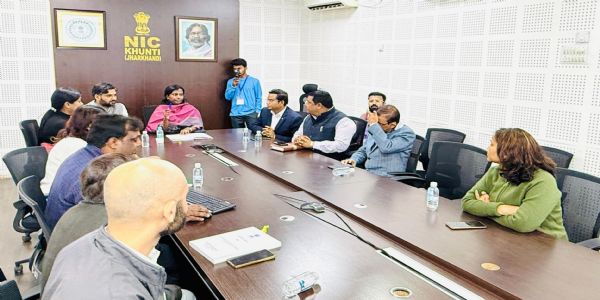 मतदान दलों के गठन के लिए पीठासीन पदाधिकारी का रेंडमाइजेशन