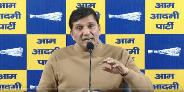 सौरभ भारद्वाज ने मंगोलपुरी पीड़ित परिवार से की मुलाकात, सरकार से मुआवजा की मांग