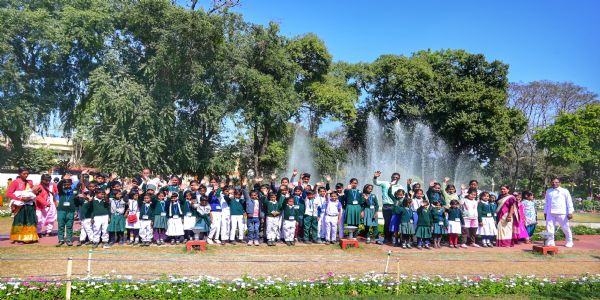 लोक भवन उद्यान में उमड़ी भीड़, एक दिन में 10,848 लोगों ने किया भ्रमण