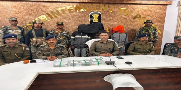 हथियार के साथ तीन अपराधी गिरफ्तार