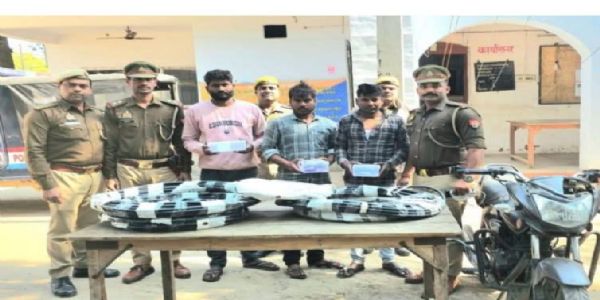 पुलिस ने तीन शातिर चोरों को दबोचा