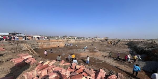 मुर्शिदाबाद में बाबरी मस्जिद की तर्ज पर मस्जिद निर्माण शुरू