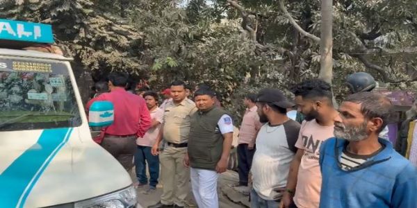 सड़क हादसे में युवक गंभीर रूप से घायल, अस्पताल में भर्ती