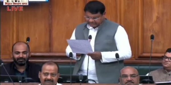 पूर्वी कोशी तटबंध के अंदर सड़क निर्माण कार्य पूरा नही होने पर विधायक ने सदन में मामला उठाया