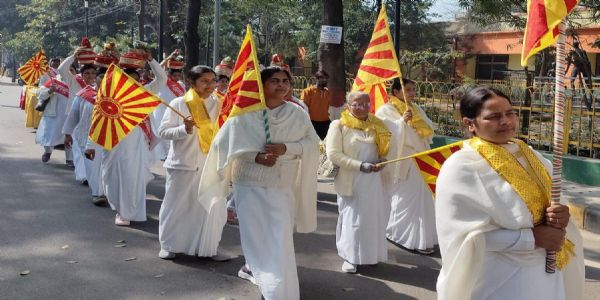 प्रजापिता ब्रह्माकुमारी ईश्वरीय विश्वविद्यालय ने निकाली 12 ज्योर्तिलिंग शिव संदेश यात्रा