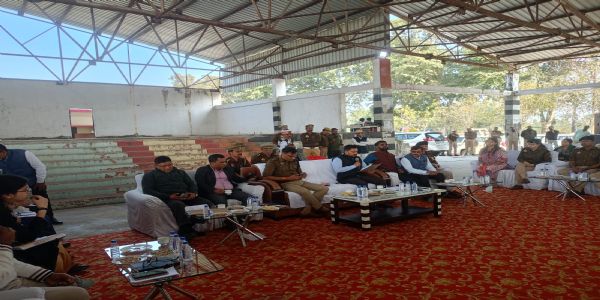 कांवड़ियों से मित्रवत व्यवहार करते हुए सेवा भाव से निभाएं दायित्व-डीएम