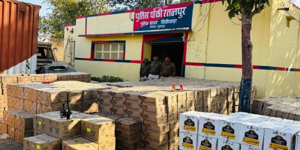 पंजाब से गुजरात जा रहा शराब से भरा ट्रेलर जब्त, 2.10 करोड़ की अवैध शराब के साथ जयपुर का तस्कर गिरफ्तार