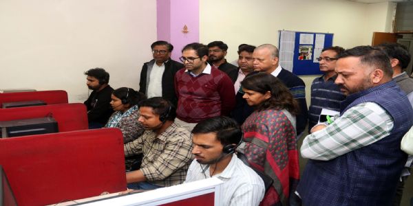 चिकित्सा विभाग की प्रमुख शासन सचिव ने किया 181 हेल्पलाइन का अवलोकन