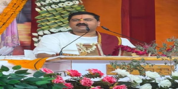 रामचरितमानस से जीवन जीने की दिशा मिलती है : राजन जी महाराज