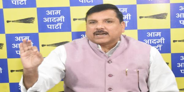 आआपा 14 फरवरी को मोदी-ट्रंप समझौते की प्रतियां जलाकर करेगी विराेध