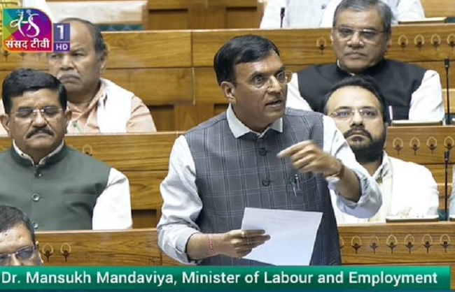 लोकसभा में औद्योगिक संबंध संहिता विधेयक 2026 पर चर्चा का जवाब देते डा. मनसुख मांडविया
