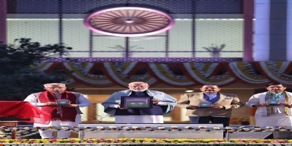 प्रधानमंत्री नरेन्द्र मोदी शुक्रवार को सेवा तीर्थ और कर्तव्य भवन के उद्घाटन अवसर पर