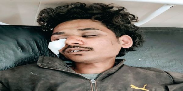 उज्जैनः बच्चा चोर की आशंका में ग्रामीणों ने दो लोगो को पीटा