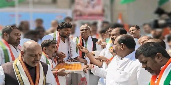 निकाय चुनाव में कांग्रेस की शानदार जीत पर गांधी भवन में जश्न