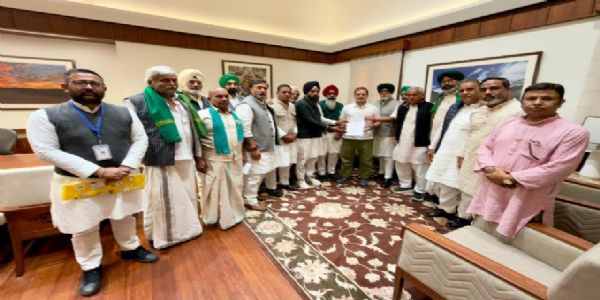 राहुल गांधी ने किसान नेताओं के साथ भारत-अमेरिकी व्यापार समझौते पर की चर्चा