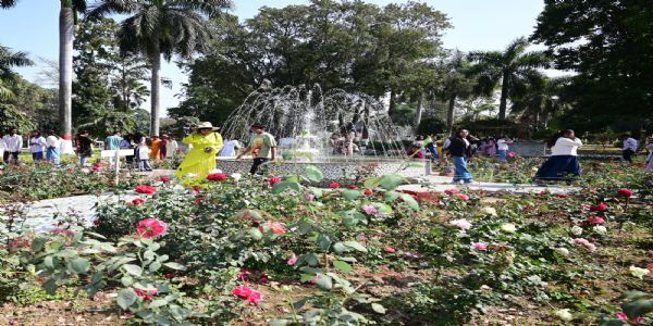 लोक भवन उद्यान में उमड़ी भीड़, 14,753 लोगों ने किया भ्रमण