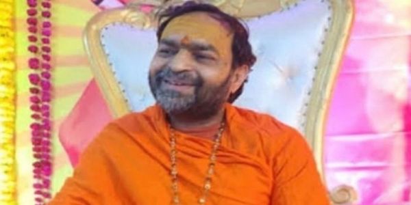 मप्रः दुष्कर्म के आरोप में घिरे कथावाचक उत्तम स्वामी, कथा से बनाई दूरी