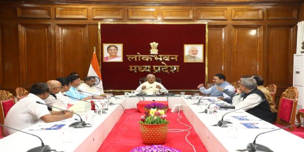 सेवा, समर्पण और संकल्प के साथ करें कार्य : राज्यपाल पटेल