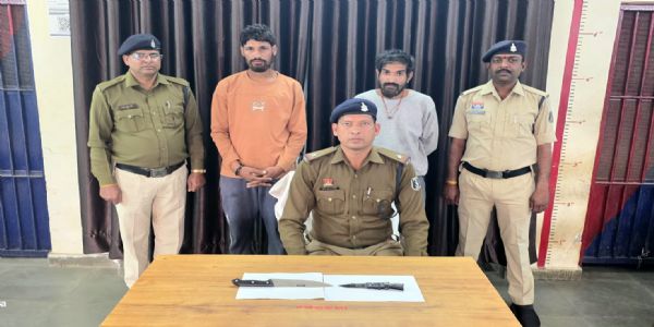 जांजगीर-चांपा में धारदार हथियार लहराकर दहशत फैलाने वाले दो आरोपित गिरफ्तार, भेजे गए जेल