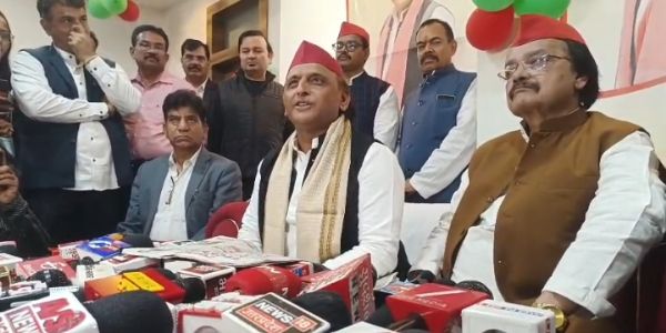 कानपुर में अखिलेश यादव ने कानून व्यवस्था, उद्योग और चुनाव पर सरकार को घेरा