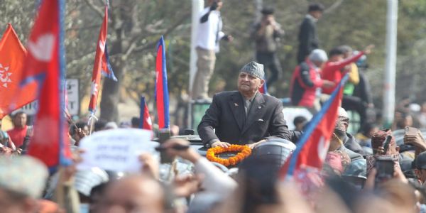 काठमांडू लौटने पर पूर्व राजा ज्ञानेन्द्र शाह का समर्थकों ने किया भव्य स्वागत