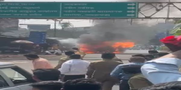 नासिक में चलती कार में आग लगने से हडक़ंप, चालक बाल-बाल बचा
