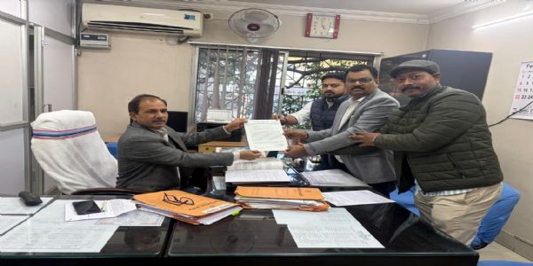 नगर निगम चुनाव के बीच आईएएस अधिकारियों के ट्रांसफर-पोस्टिंग पर भाजपा ने राज्य निर्वाचन आयोग से की लिखित शिकायत