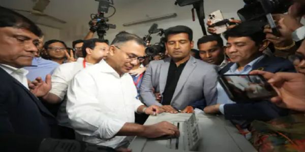 बीएनपी अध्यक्ष तारिक रहमान 12 फरवरी को मतदान करते हुए। फोटो - इंटरनेट मीडिया