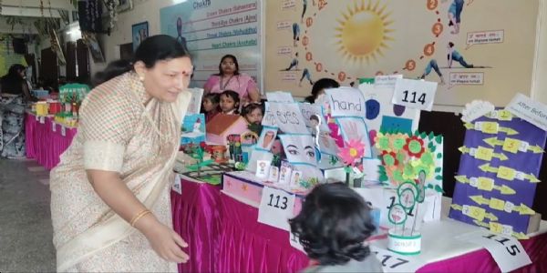 सेठ मोतीलाल खेड़िया इंटर कॉलेज में विज्ञान प्रदर्शनी, छात्रों की प्रतिभा ने जीता दिल