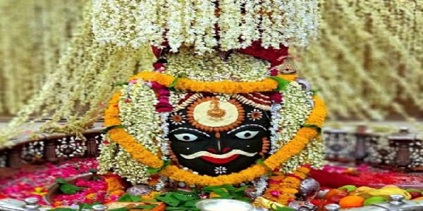 महाशिवरात्रि पर बाबा महाकाल देंगे दिव्य स्वरूप में दर्शन, आज रात ढाई बजे खुलेंगे मंदिर के पट