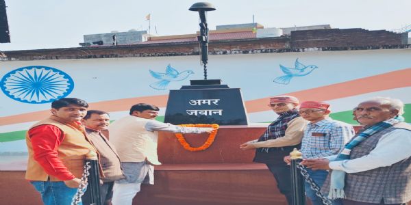 देवरिया में पुलवामा शहीदों को भाजपा किसान मोर्चा ने श्रद्धांजलि दी
