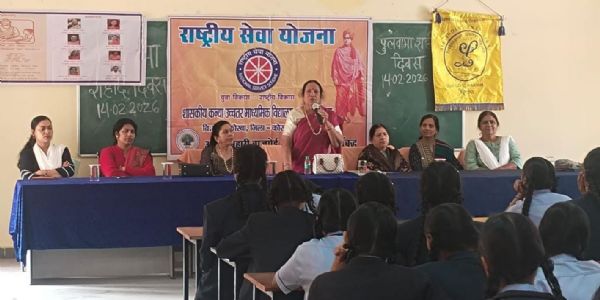 पुलवामा शहीदों को श्रद्धांजलि के साथ साडा कन्या विद्यालय में मातृ-पितृ पूजन दिवस मनाया गया