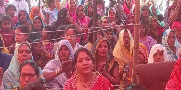 औरैया : पवन शिव पुराण कथा में पार्वती जन्म और शिव विवाह की अद्भुत झांकी ने बांधा समां