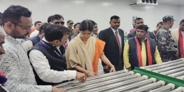 चुनार से खुलेगा दुनिया का बाजार, निर्यात सुविधा केंद्र से किसानों को मिलेगी नई उड़ान