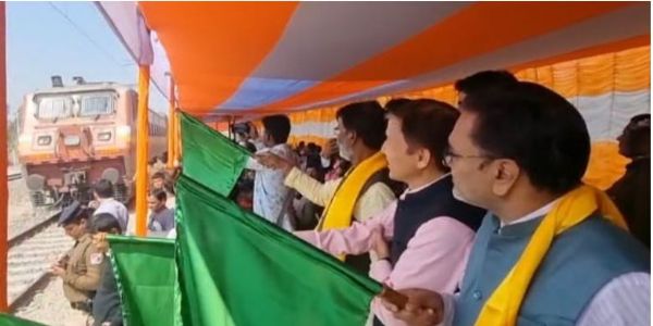 उत्तर मालदा के चार स्टेशनों पर रुकेगी ट्रेन, सांसद ने किया उद्घाटन