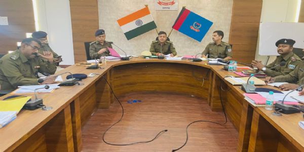 नक्सली संगठन के नाम पर रंगदारी वसूलने वालों को भेजें सलाखों के पीछे : एसपी