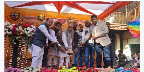 डिजिटल युग में छात्रों के लिए तकनीक जरूरी : मंत्री