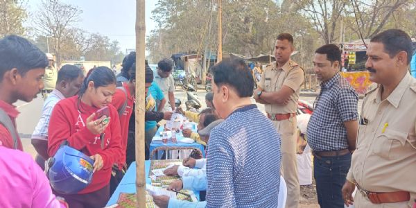 खड़गपुर में युवा जागरूकता : स्मार्ट हेलमेट से बढ़ी सड़क सुरक्षा