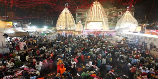 शिव बारात के अवसर बरातियों के स्वागत के लिये बाबा बैद्यनाथ की नगरी तैयार