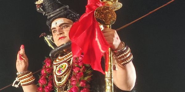 देवघर के शिव बारात में उमड़ा जनसैलाब, झांकियां देख लोग हुए मंत्रमुग्ध