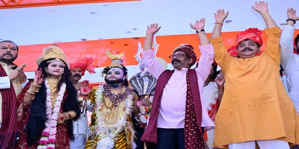 महाशिवरात्रि पर पहाड़ी मंदिर में मुख्यमंत्री हेमंत सोरेन ने की पूजा-अर्चना