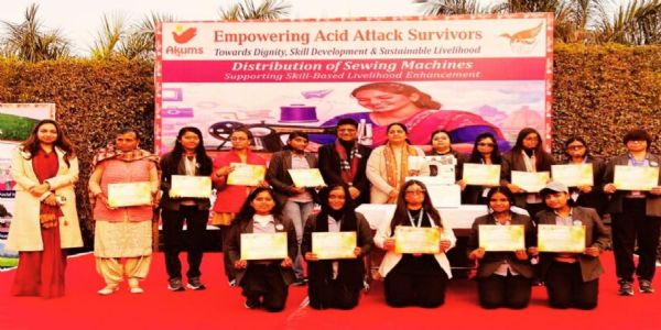 अपडेट -एसिड अटैक सर्वाइवर्स के लिए एकम्स ने किया कौशल विकास कार्यक्रम
