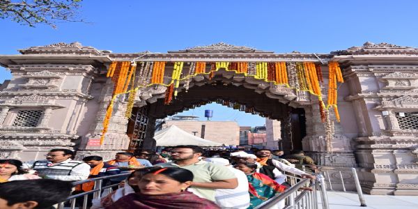 महाशिवरात्रि: श्री काशी विश्वनाथ धाम में देश-विदेश के 63 मंदिरों से आया उपहार,पवित्र जल बाबा को समर्पित