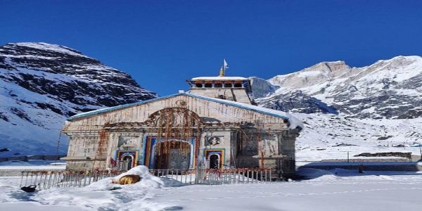 केदारनाथ मंदिर का चित्र।